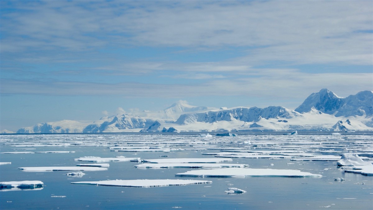 La taille exacte de l’Antarctique : évaluations et variations saisonnières